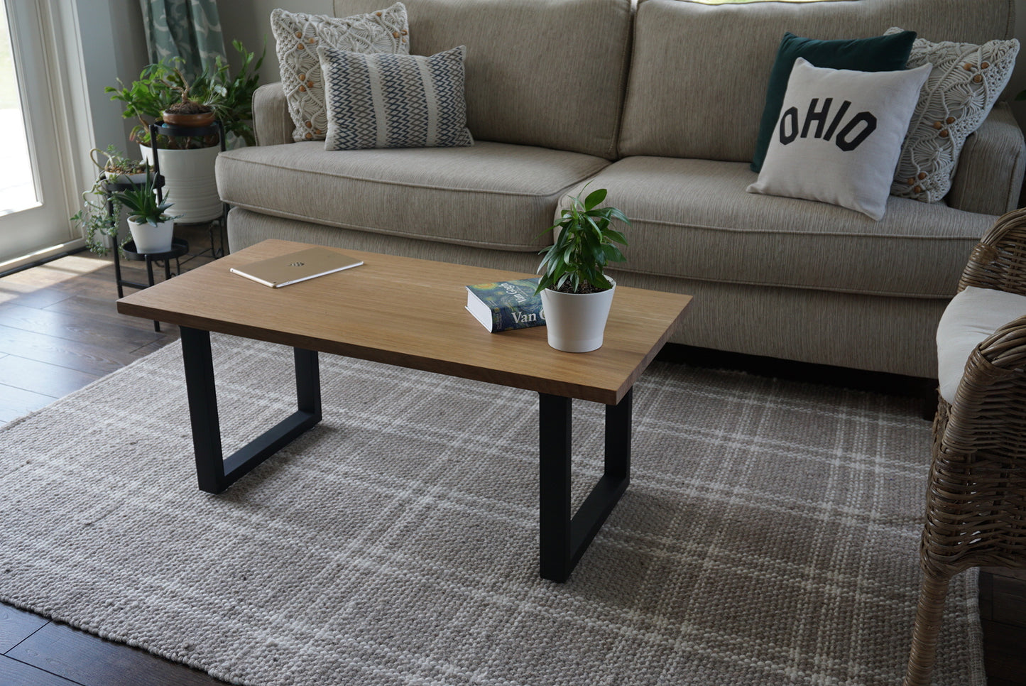 Charlie coffee table
