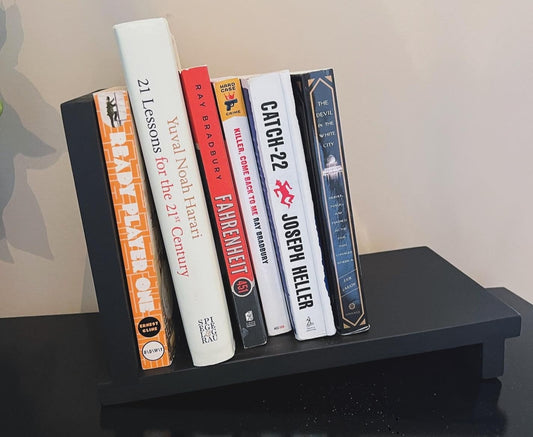 Slanted book shelf/book end